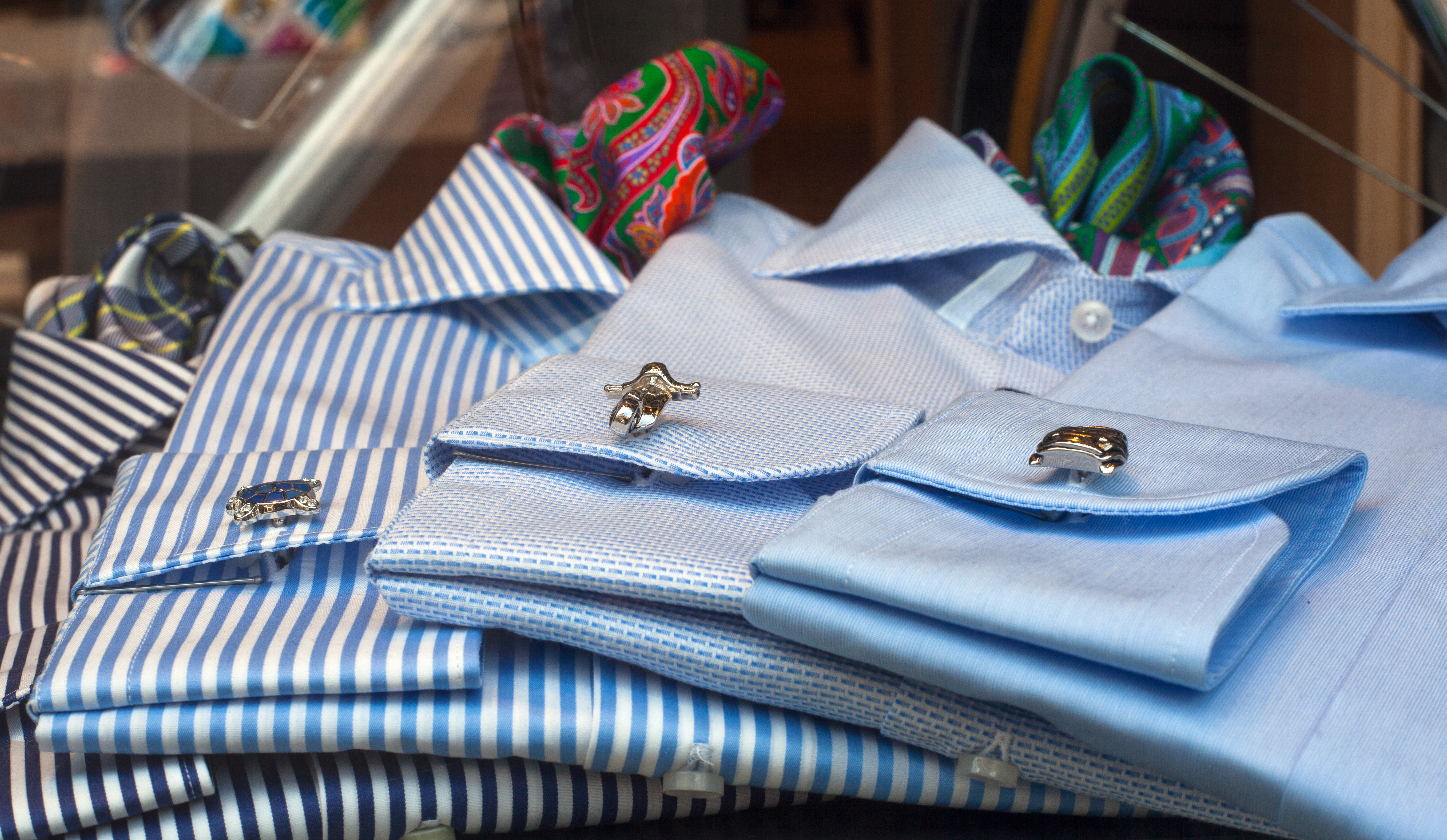 Made-to-measure shirt cuffs and cufflinks